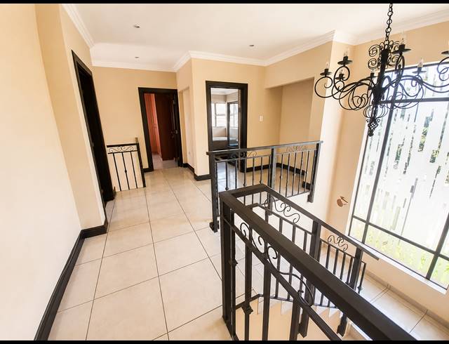 3 BEDROOM HOUSE FOR SALE IN VANDERBIJLPARK SW 5